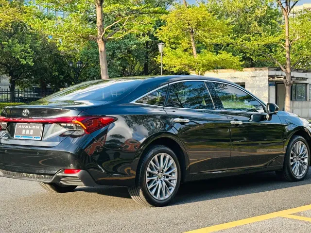 Toyota Avalon — Фото автомобиля 10