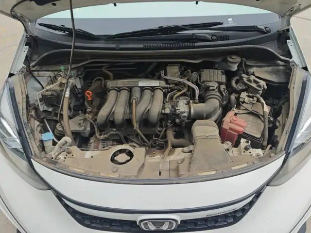 Honda Fit — Фото автомобиля 10