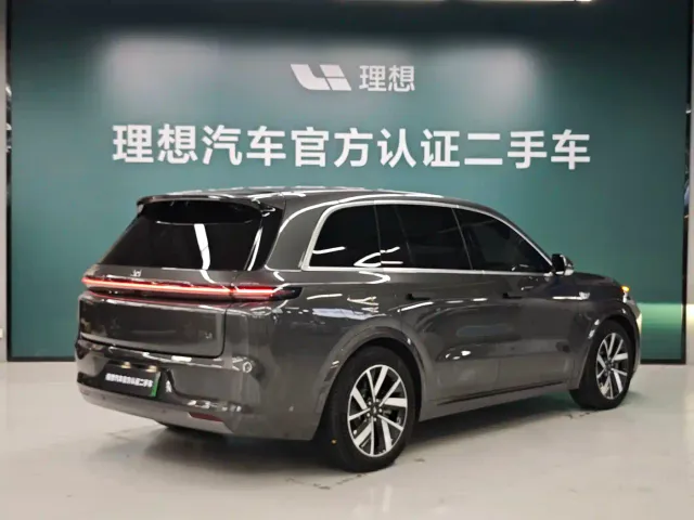 Li Auto L8 — Фото автомобиля 4