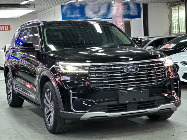 Ford Explorer — Фото автомобиля 5