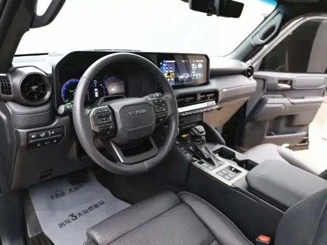 Toyota Prado — Фото автомобиля 13