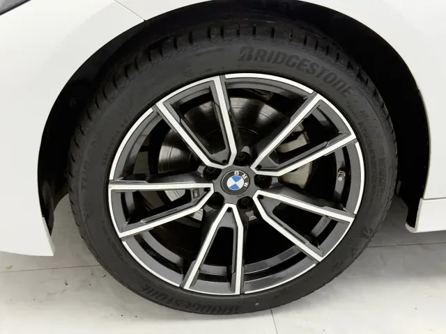 BMW 3 Series — Фото автомобиля 8