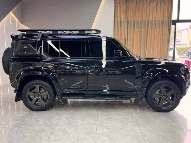 Land Rover Defender — Фото автомобиля 10
