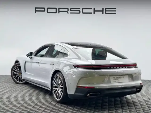 Porsche Panamera — Фото автомобиля 6
