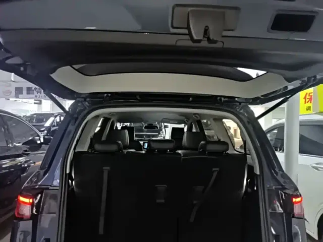 Wuling Jiachen — Фото автомобиля 18