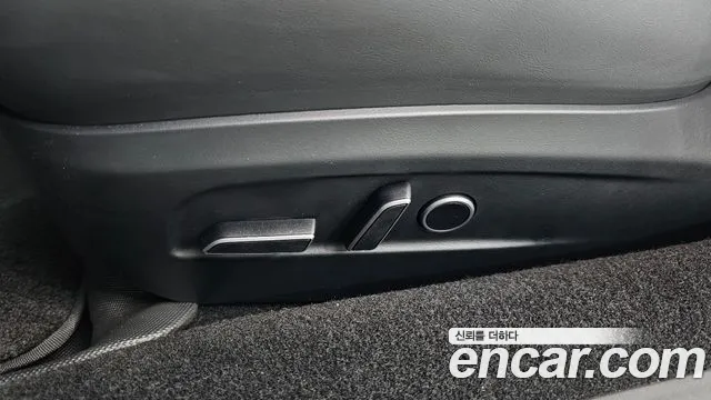 Tesla Model 3 — Фото автомобиля 29