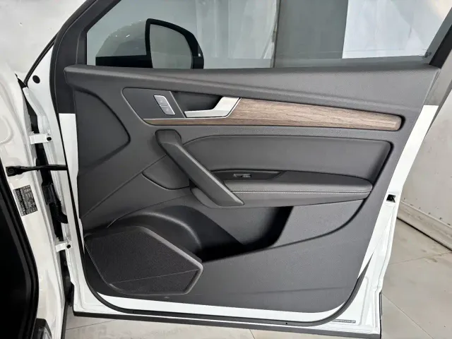 Audi Q5L — Фото автомобиля 25