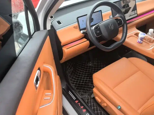 Leapmotor C10 — Фото автомобиля 15