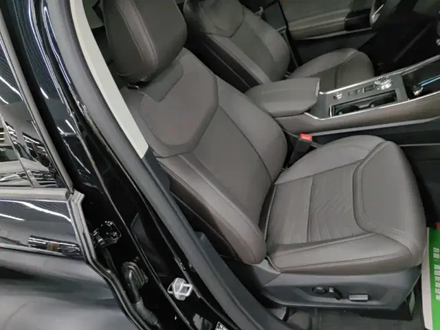 Ford Explorer — Фото автомобиля 24