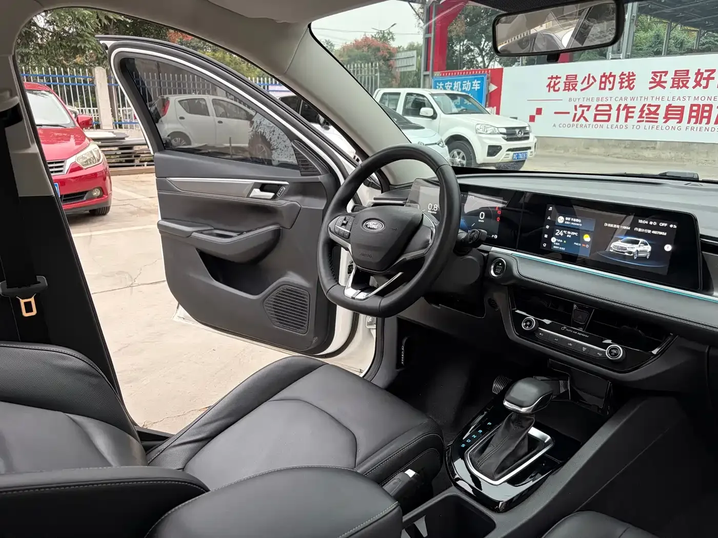 Ford Ford Escort 2021 1.5L Automatic Diamond Edition — Фото автомобиля 11