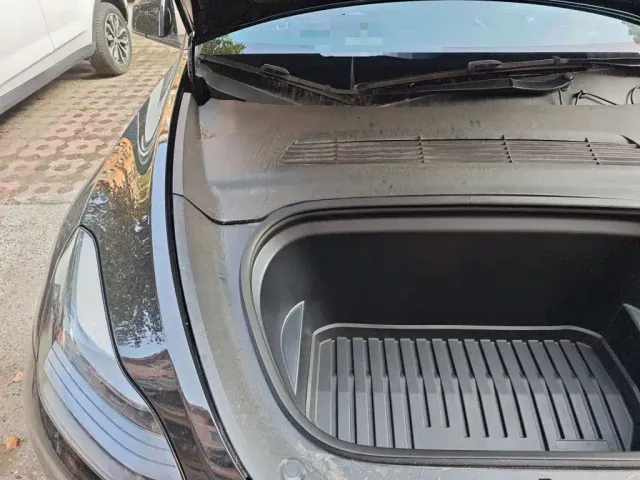Tesla Model Y — Фото автомобиля 20