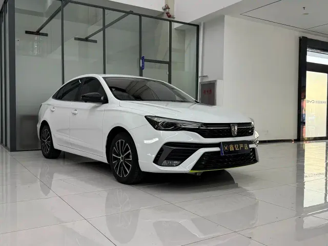 Roewe i5 — Фото автомобиля 3