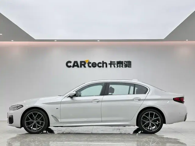 BMW 5 Series — Фото автомобиля 2