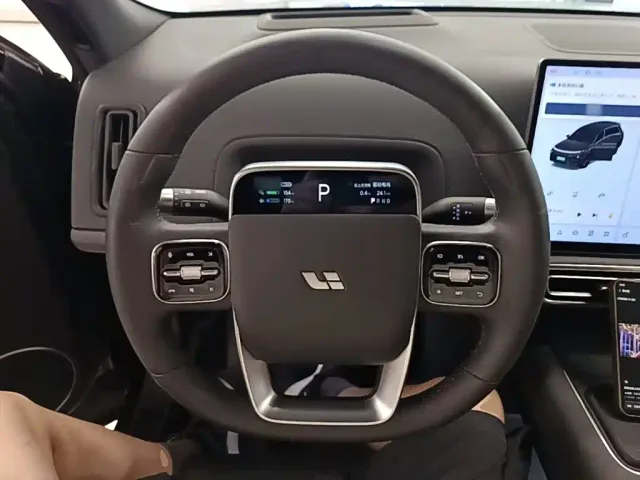 Li Auto L8 — Фото автомобиля 10
