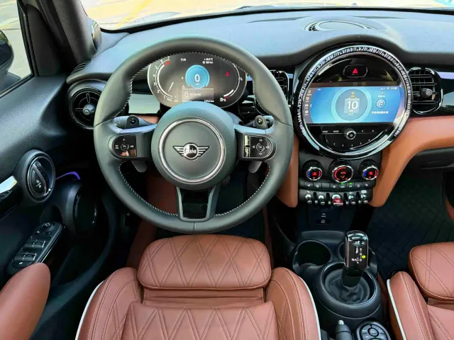 MINI Hatch — Фото автомобиля 11
