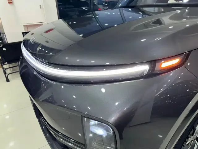 Li Auto L7 — Фото автомобиля 16