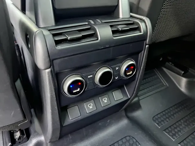 Land Rover Defender — Фото автомобиля 25