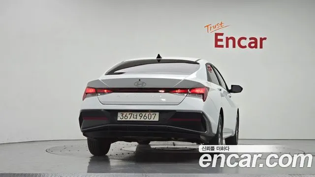 Hyundai Avante — Фото автомобиля 4