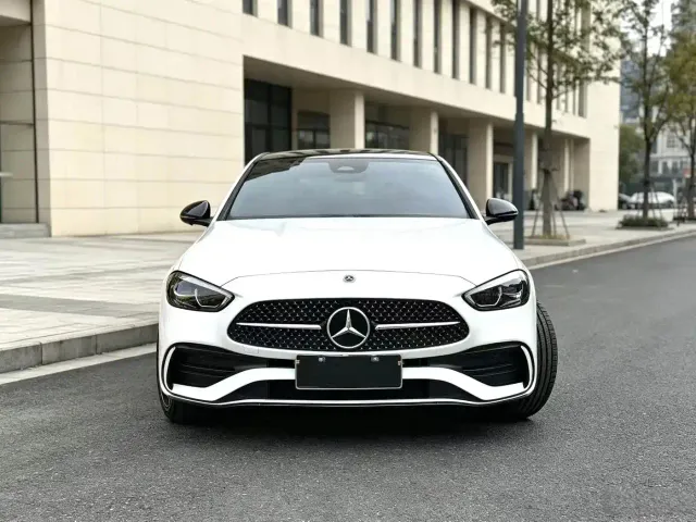 Mercedes-Benz C-Class — Фото автомобиля 2