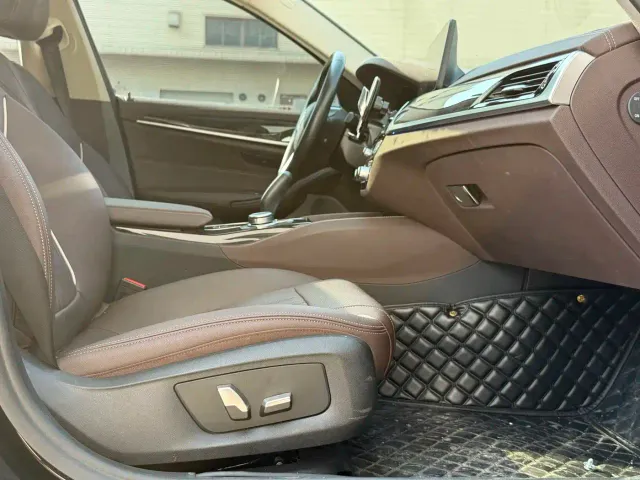 BMW 5 Series — Фото автомобиля 12