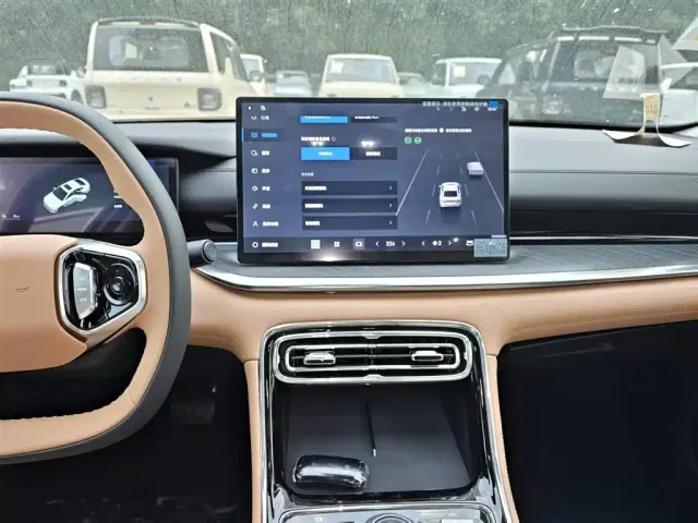 Geely Galaxy Stellar 6 — Фото автомобиля 12