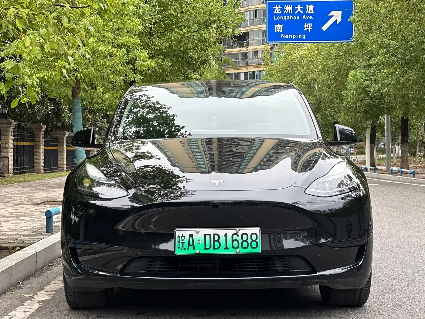 Tesla Model Y 2024 Rear-Wheel Drive Version — Фото автомобиля 2