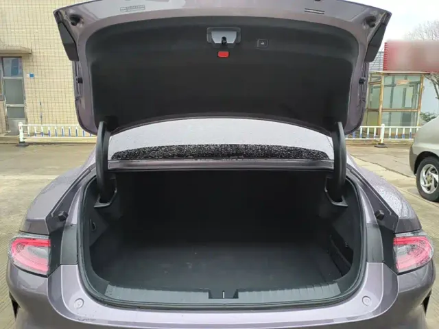Xiaomi SU7 — Фото автомобиля 18