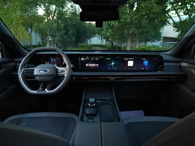 Ford Edge — Фото автомобиля 6