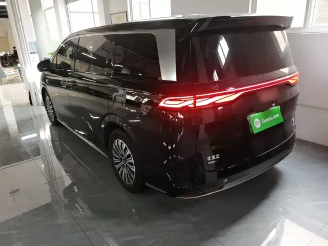 BYD Xia — Фото автомобиля 4