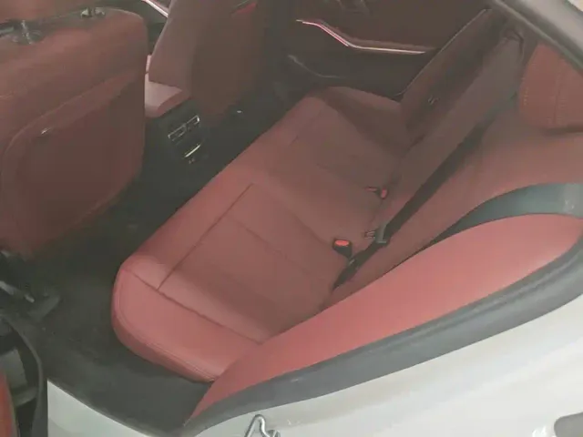 BMW 3 Series — Фото автомобиля 16