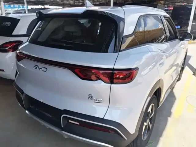 BYD Yuan UP 2024 401KM Leading Edition — Фото автомобиля 6