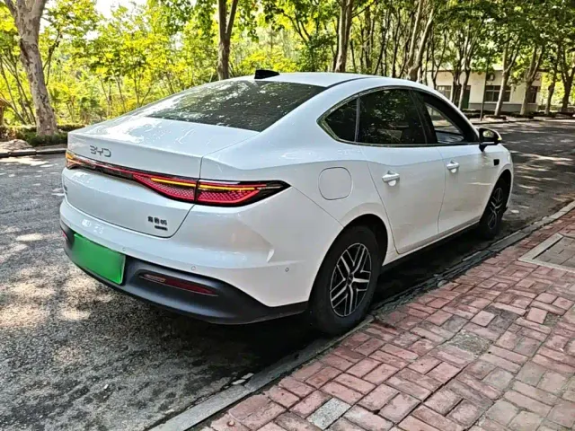 BYD Seal 05 DM-i — Фото автомобиля 4