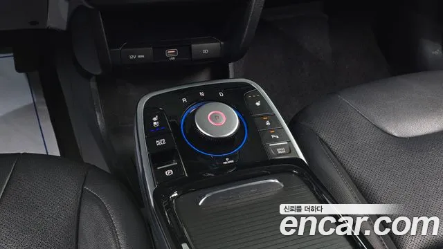 Kia Niro — Фото автомобиля 9