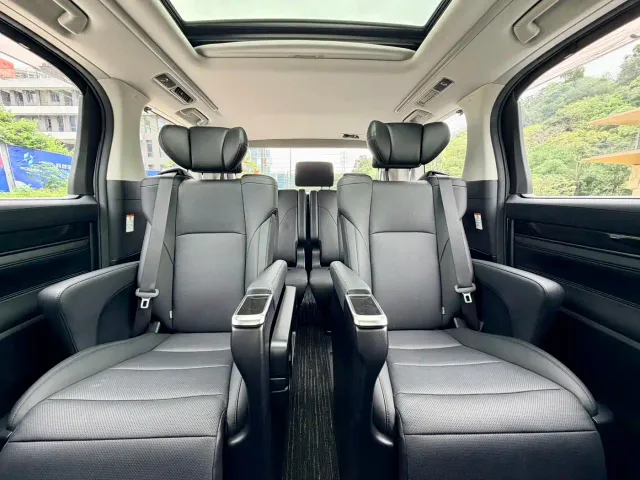 Toyota Alphard — Фото автомобиля 5
