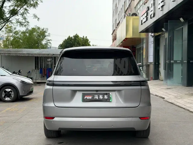 Li Auto L9 — Фото автомобиля 8