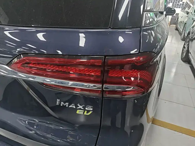 Roewe iMAX8 — Фото автомобиля 7