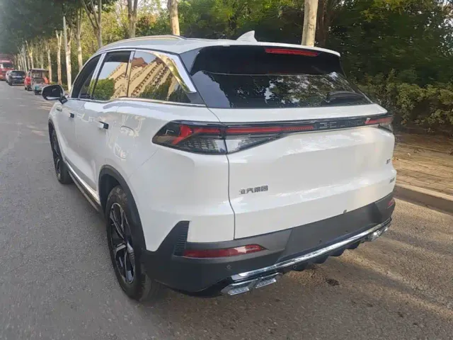 BAIC X7 — Фото автомобиля 4