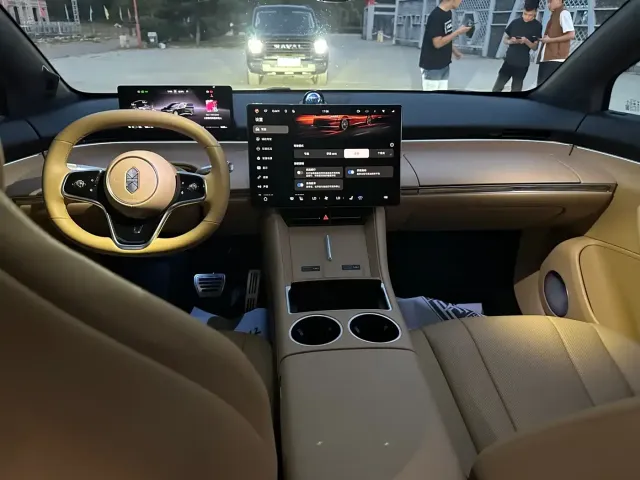 Zhijie Luxeed R7 — Фото автомобиля 5