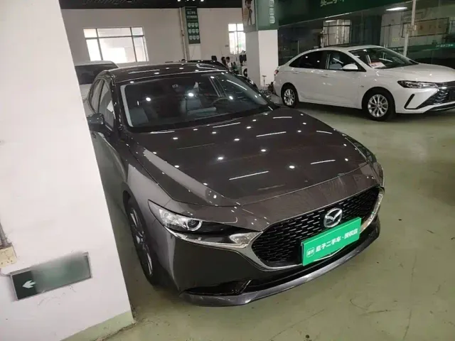 Mazda Axela — Фото автомобиля 3