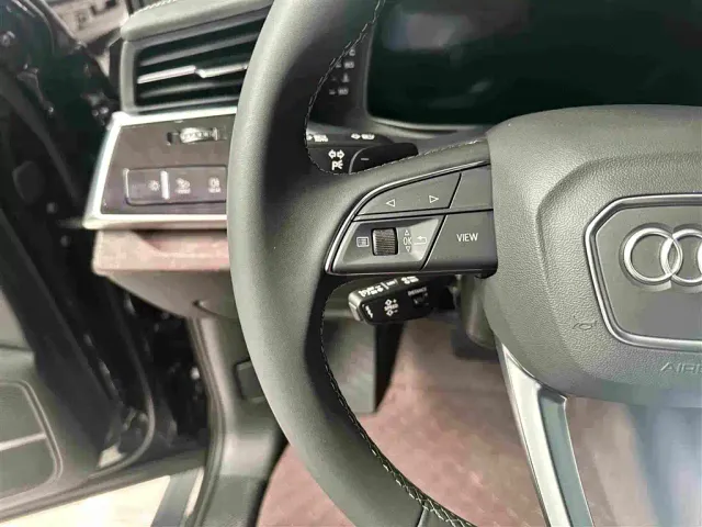 Audi Q7 — Фото автомобиля 8