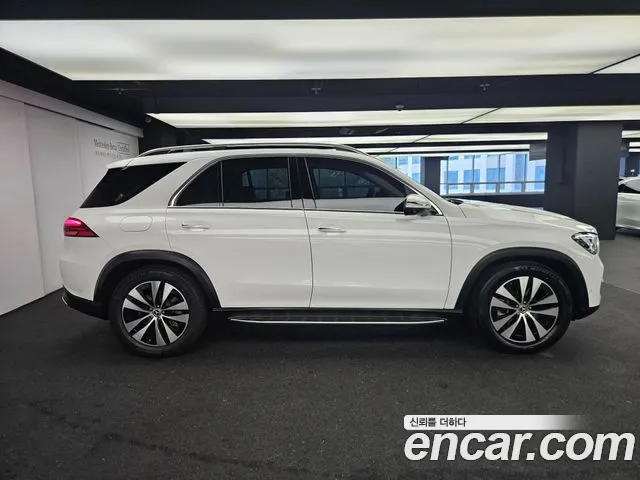 Mercedes-Benz GLE-Class — Фото автомобиля 20