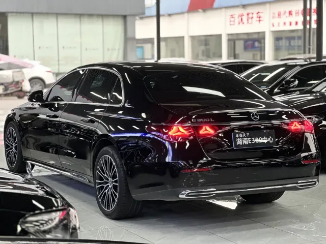 Mercedes-Benz E-Class — Фото автомобиля 16