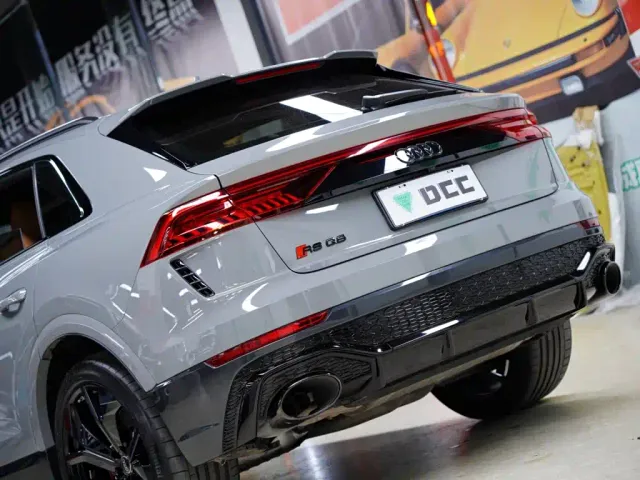 Audi RS Q8 — Фото автомобиля 2