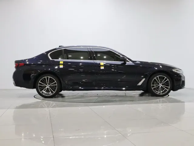BMW 5 Series — Фото автомобиля 8