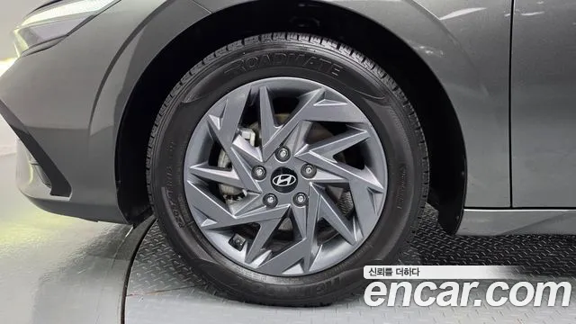 Hyundai AVANTE — Фото автомобиля 2