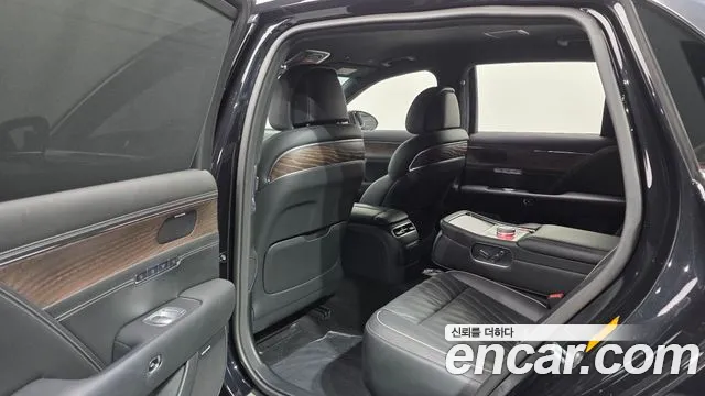 Genesis G90 Бензин 3.5 турбо AWD — Фото автомобиля 12