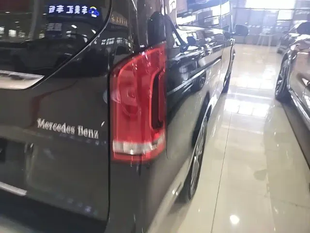 Mercedes-Benz V-Class — Фото автомобиля 7