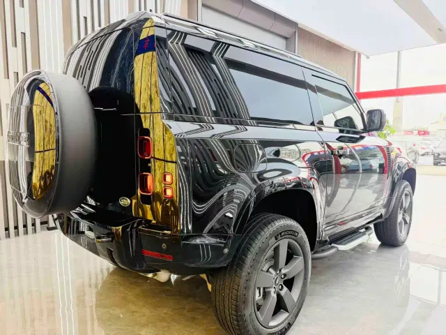 Land Rover Land Rover Defender 2025 90 3.0T P400 X-Dynamic HSE — Фото автомобиля 20