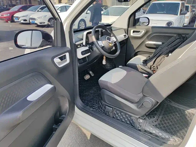 Wuling Hongguang Mini EV — Фото автомобиля 15