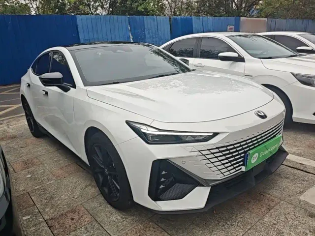 Changan UNI-V — Фото автомобиля 3